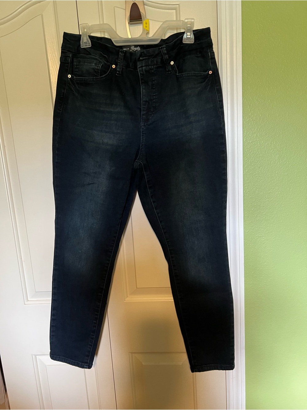 Royalty For Me Women's Skinny Jeans in Black Wash